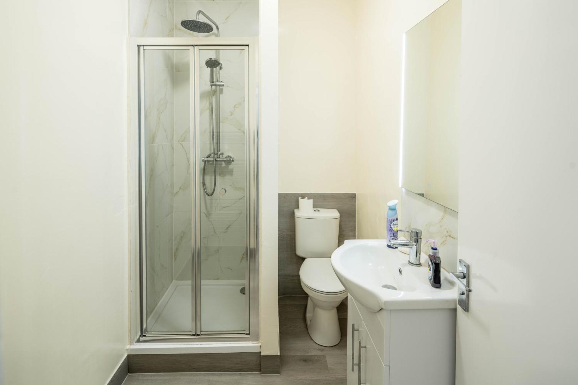 Free Parking, 2 Beds,Close To Train Station Бедфорд Экстерьер фото